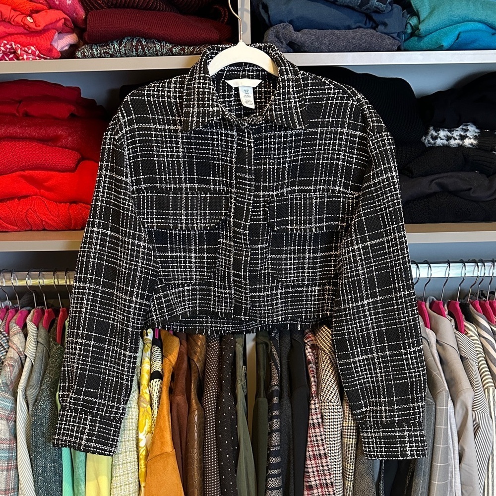 H&M black/white plaid long sleeve snap front cropped blazer top/shacket size XS